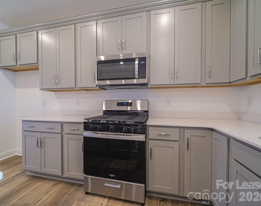 1535 Pebble Shore Lane - Photo Thumbnail 2