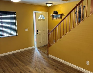 137 E Country Club - Photo Thumbnail 1