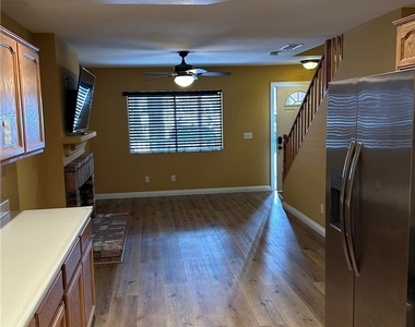 137 E Country Club - Photo Thumbnail 2