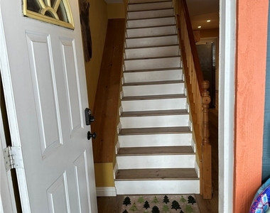 137 E Country Club - Photo Thumbnail 8
