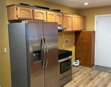 137 E Country Club - Photo Thumbnail 4