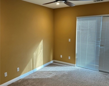 137 E Country Club - Photo Thumbnail 12