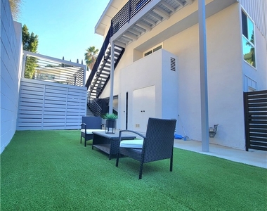 17148 Escalon - Photo Thumbnail 21