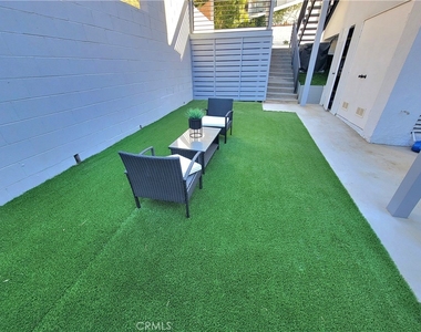 17148 Escalon - Photo Thumbnail 19