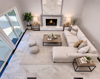 17148 Escalon - Photo Thumbnail 1