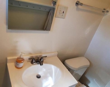 6841 Mohawk Street - Photo Thumbnail 14