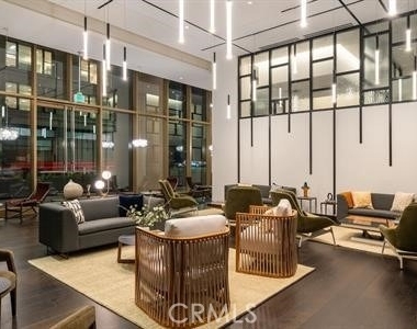 400 S Broadway - Photo Thumbnail 8