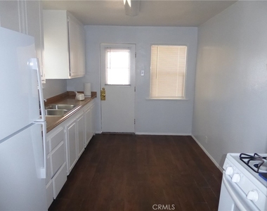 862 E H Street - Photo Thumbnail 8