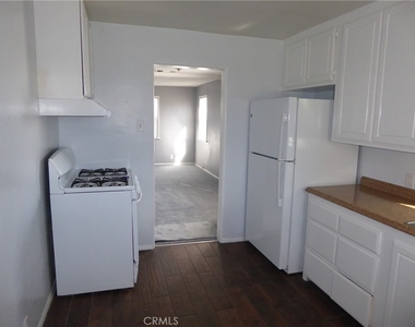 862 E H Street - Photo Thumbnail 9