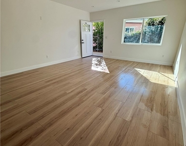 20407 Strathern - Photo Thumbnail 1