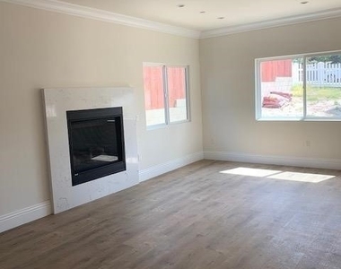 10303 Pinyon Avenue - Photo Thumbnail 7