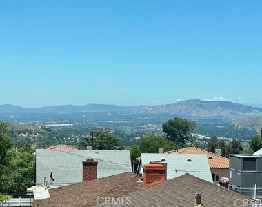10303 Pinyon Avenue - Photo Thumbnail 15
