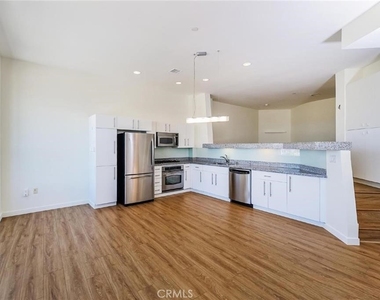 1100 Wilshire Boulevard - Photo Thumbnail 2