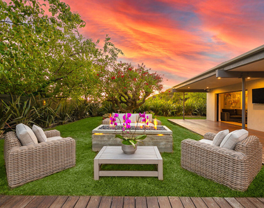 9038 Meredith Place - Photo Thumbnail 4