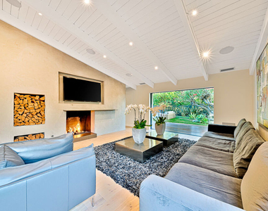 9038 Meredith Place - Photo Thumbnail 17