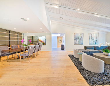 9038 Meredith Place - Photo Thumbnail 7