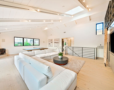 9038 Meredith Place - Photo Thumbnail 26