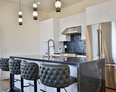 8505 Belford Avenue - Photo Thumbnail 4