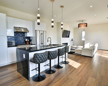 8505 Belford Avenue - Photo Thumbnail 3