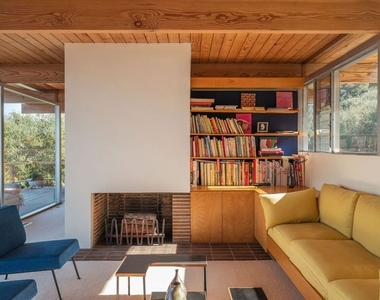 7820 Mulholland Drive - Photo Thumbnail 10