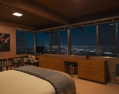 7820 Mulholland Drive - Photo Thumbnail 33