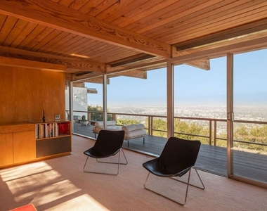 7820 Mulholland Drive - Photo Thumbnail 8