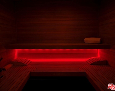 7820 Mulholland Drive - Photo Thumbnail 22
