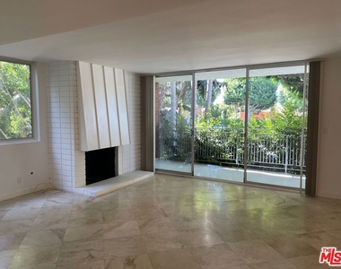 9297 Burton Way - Photo Thumbnail 4