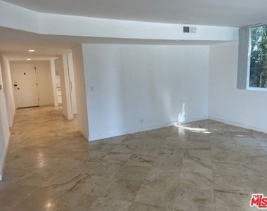 9297 Burton Way - Photo Thumbnail 3