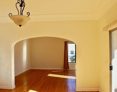 1239 S Hudson Avenue - Photo Thumbnail 7