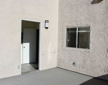 1239 S Hudson Avenue - Photo Thumbnail 13