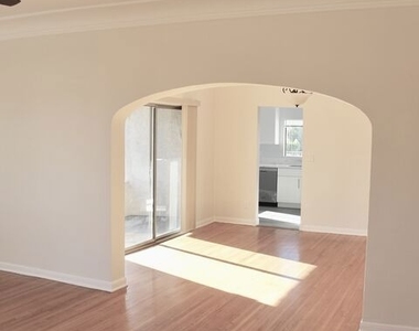 1239 S Hudson Avenue - Photo Thumbnail 2