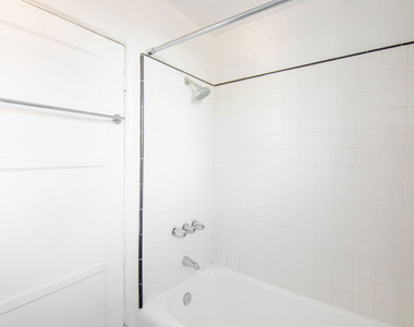 1201 N Crescent Heights Boulevard - Photo Thumbnail 8