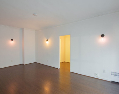 1201 N Crescent Heights Boulevard - Photo Thumbnail 5