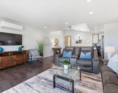 5447 Soledad Rd - Photo Thumbnail 6