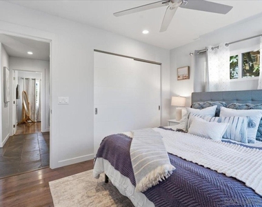 5447 Soledad Rd - Photo Thumbnail 15