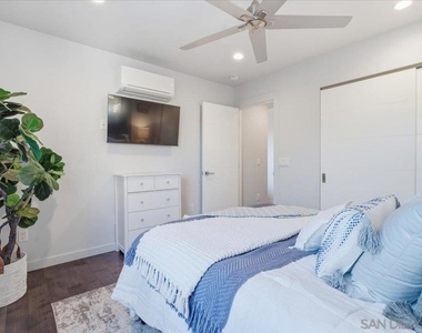 5447 Soledad Rd - Photo Thumbnail 14