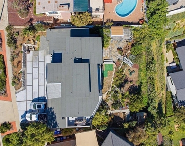 5447 Soledad Rd - Photo Thumbnail 34