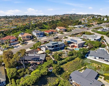 5447 Soledad Rd - Photo Thumbnail 29