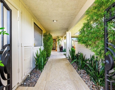 1 Briarcliff Court - Photo Thumbnail 6