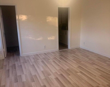 2622 Nw 7th Court - Photo Thumbnail 12