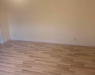 2622 Nw 7th Court - Photo Thumbnail 10