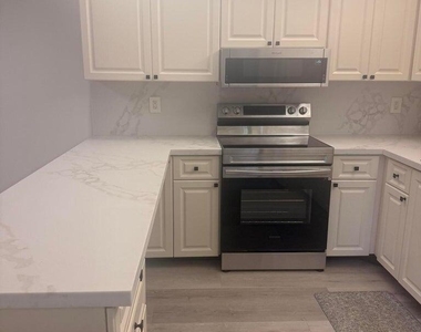 2622 Nw 7th Court - Photo Thumbnail 7