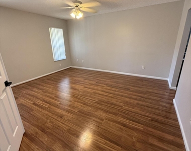 9292 Sable Ridge Circle - Photo Thumbnail 2