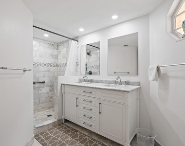 213 Seabreeze Circle - Photo Thumbnail 13