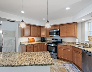 213 Seabreeze Circle - Photo Thumbnail 8