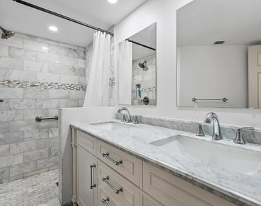 213 Seabreeze Circle - Photo Thumbnail 14