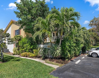 213 Seabreeze Circle - Photo Thumbnail 1