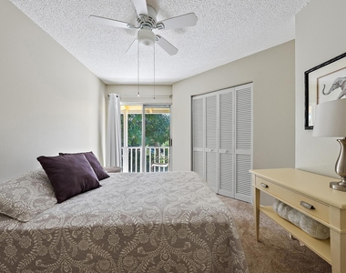 213 Seabreeze Circle - Photo Thumbnail 18