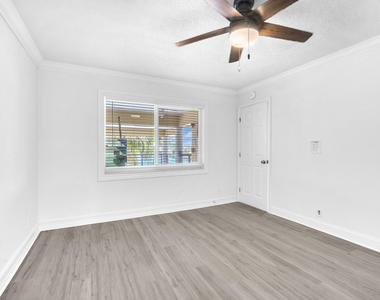 1015 Spanish River Road - Photo Thumbnail 14